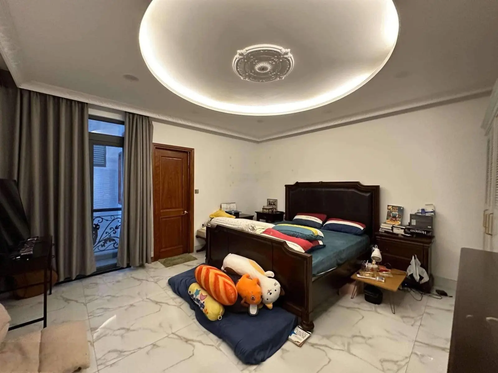 Trường Chinh - Khu Bàu Cát - 102m2 - thang máy - tặng full nội thất cao cấp - ô tô ngủ trong nhà