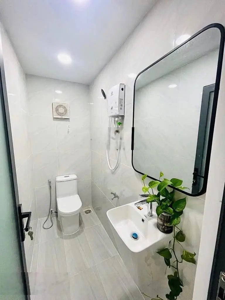 Hạ 300tr - giá chào mới 9.4 tỷ hẻm ô tô tránh - 2 mặt tiền hẻm - sổ vuông A4. Nhà tự xây ở