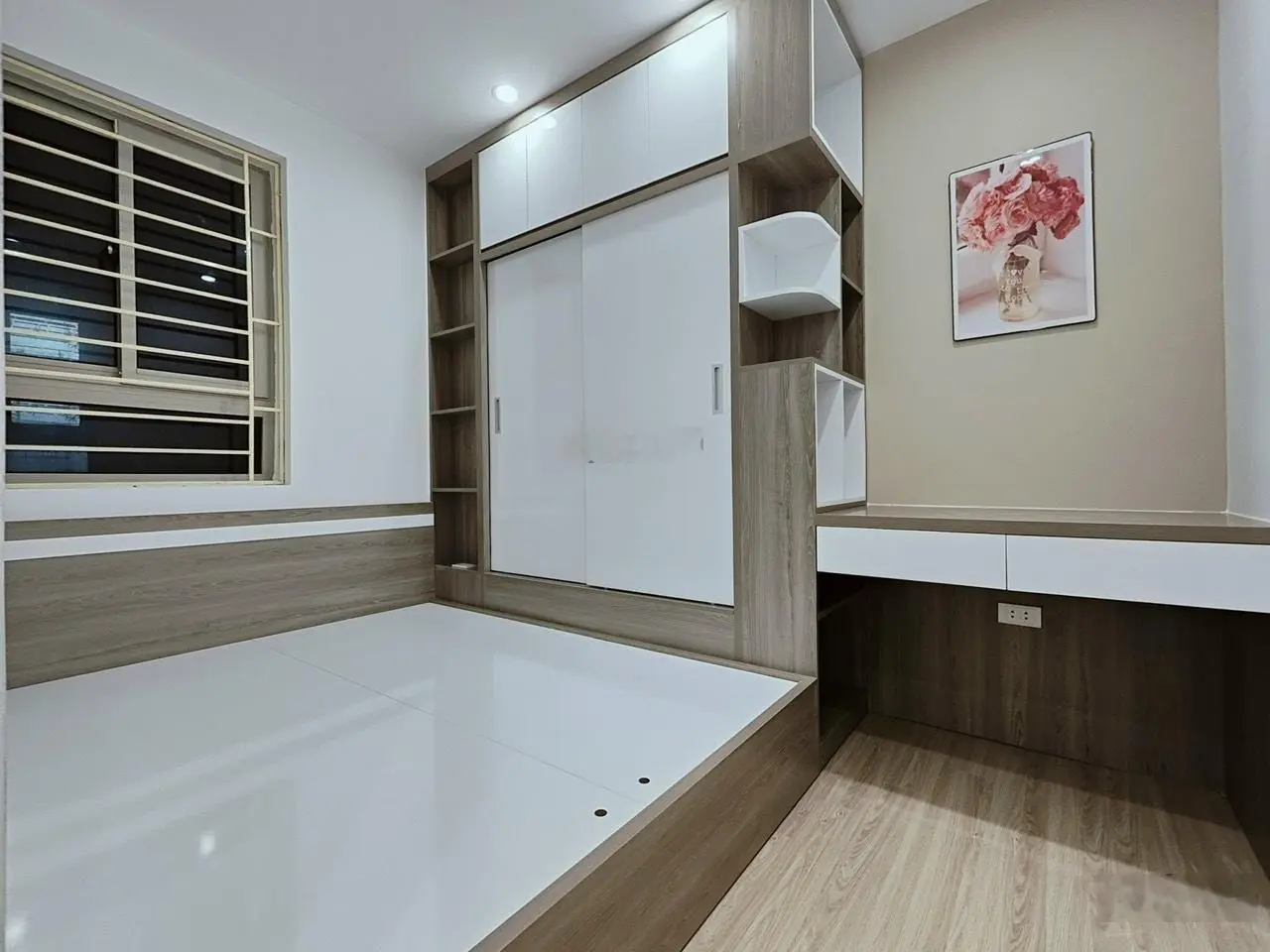 Bán căn hộ 63m căn góc 2pn 2vs HH4A Linh Đàm.Hỗ trợ khách mua v.a.y bank 650tr