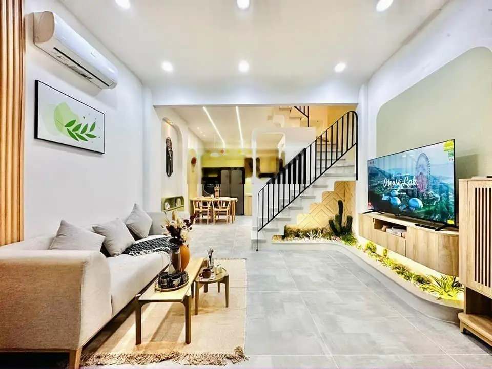Bán nhà ngay MT 3 Lầu Đ. Huỳnh Lan Khanh, phường 2, Tân Bình, diện tích 71m2, SHR, 0896 465 ***