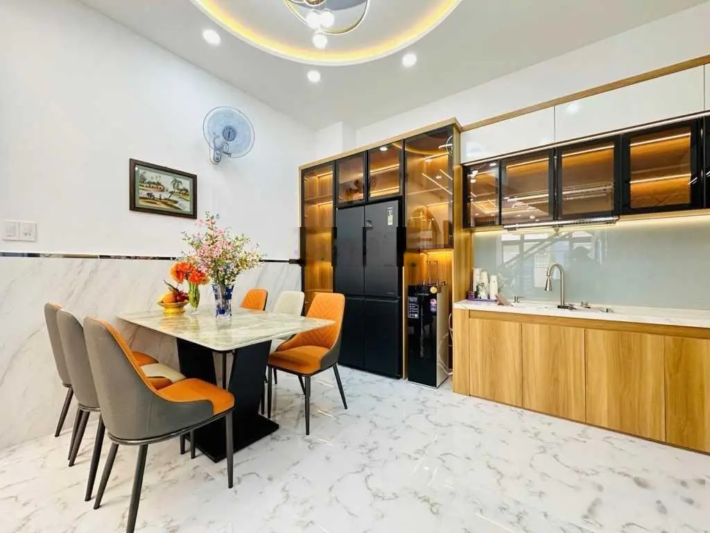 Nhà mới HXH Thống Nhất, 3 tầng, ngang lớn 4,6m, tặng full nội thất, vào ở ngay