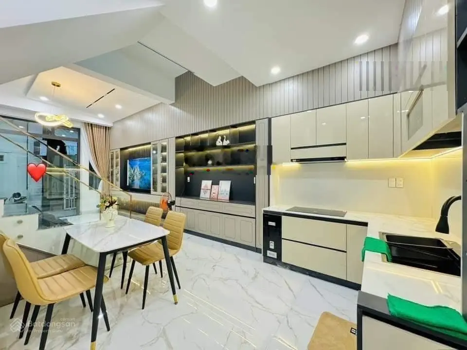 Bán liền nhà đẹp Tôn Thất Thuyết Q.4 70m2 4PN