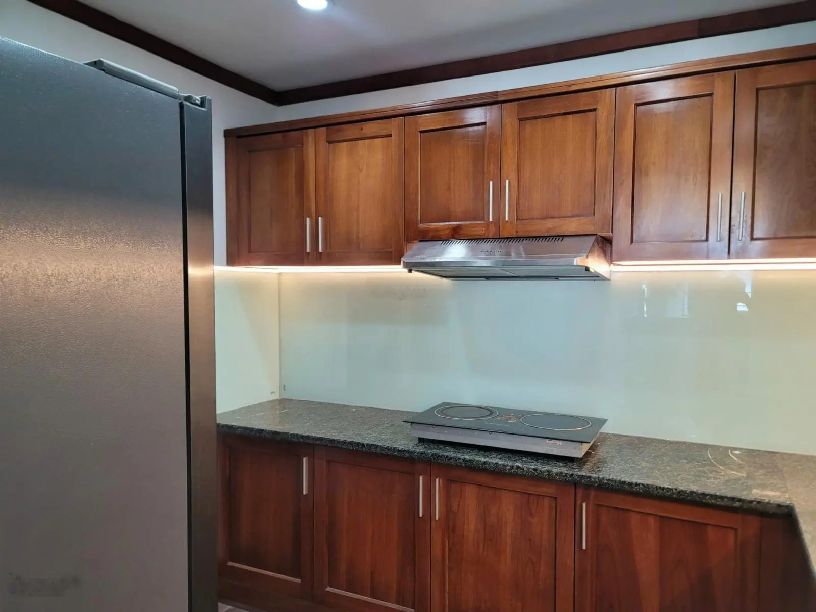 Cần tiền định cư nước ngoài - bán gấp 2 căn 2PN ngay tại HAGL full nội thất, giá chỉ 2.X tỷ