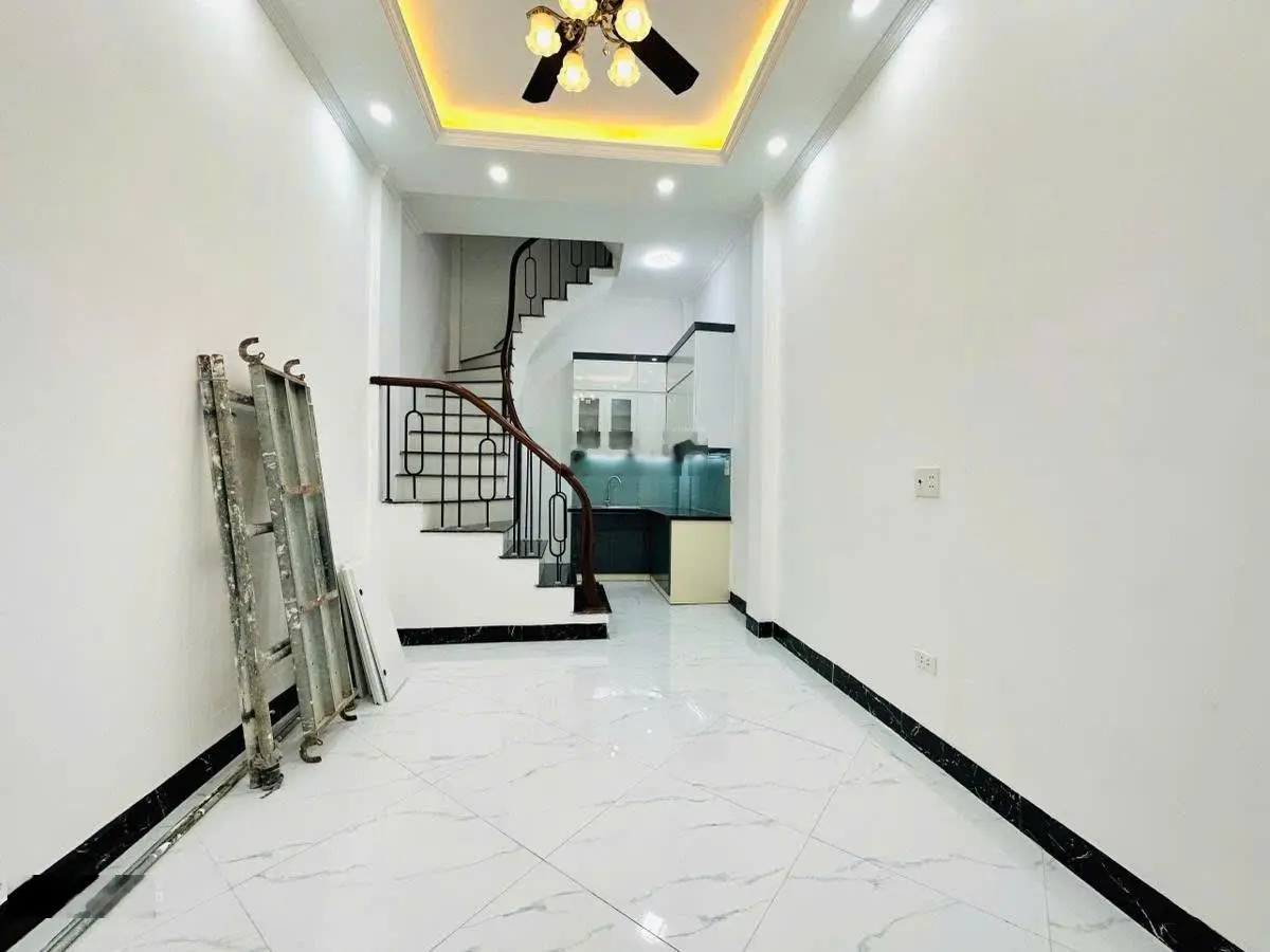 Bán nhà ngõ 296 Lĩnh Nam - ngõ nông - gần phố - 25m2 - 5 tầng - sổ đỏ CC - 4.76 tỷ - 0921476396