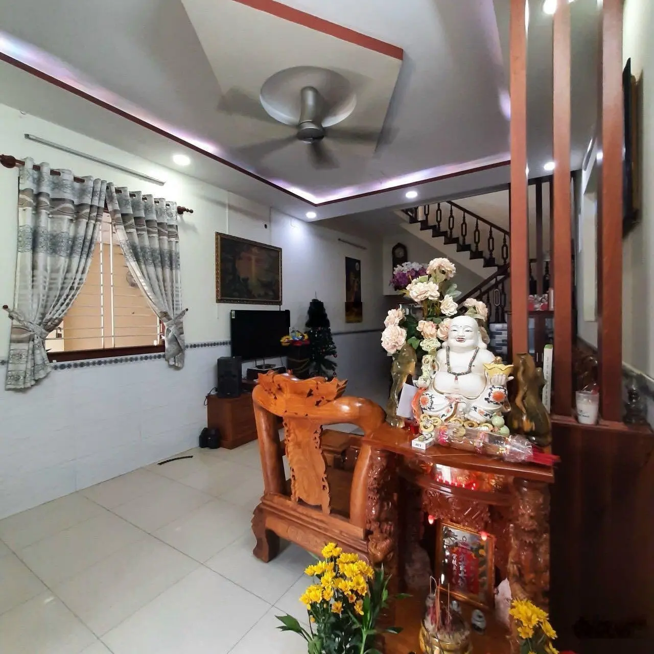 Hàng thơm. Giá siêu hạt rẻ. Nhà gần Vincom TP. Dĩ An. DT: 172m2 lầu trệt 5 phòng ngủ. Giá: 4,8 tỷ