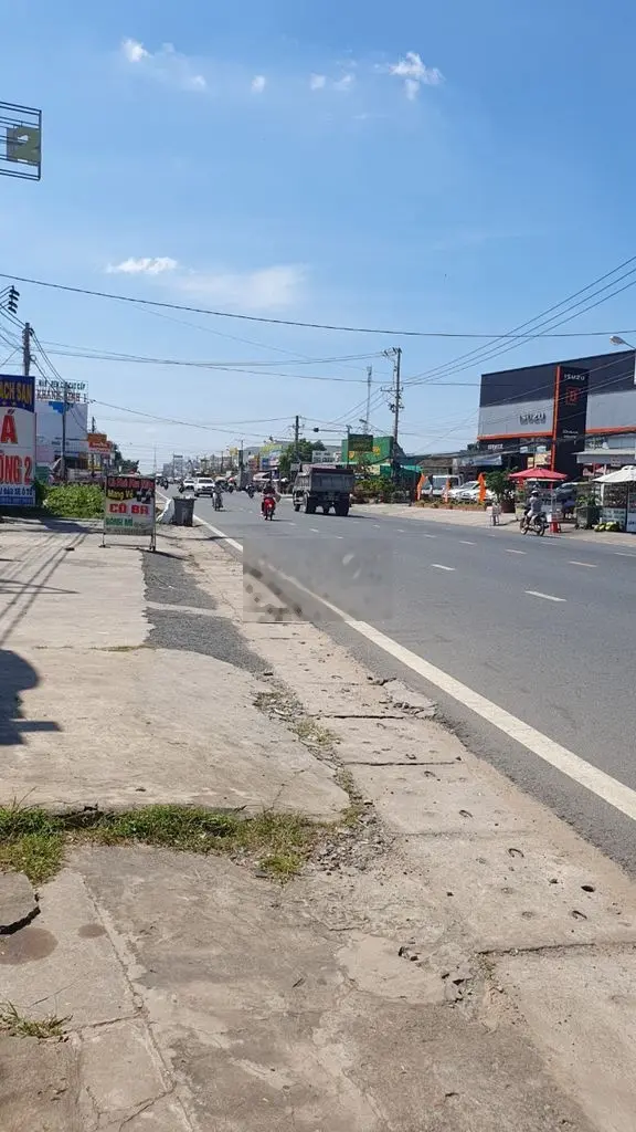 Nhà Và Đất, Mặt Tiền Quốc lộ 1A, Cặp Với Khách Sạn Á Đông 2, Lộ 8m