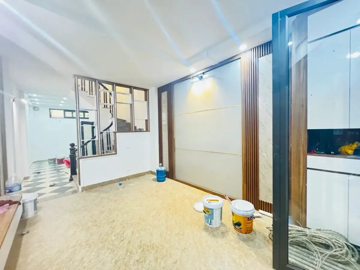 Bán gấp nhà Trần Cung, gần phố, ô tô đỗ cửa, 40m2x4 tầng, giá chỉ đầu 6