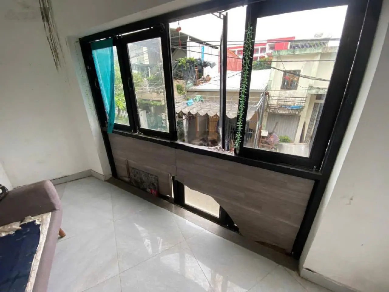 2 tỷ 600 triệu - nhà 2 tầng - ô tô để trước nhà- duy nhất 1 căn mặt phố lê văn an.
