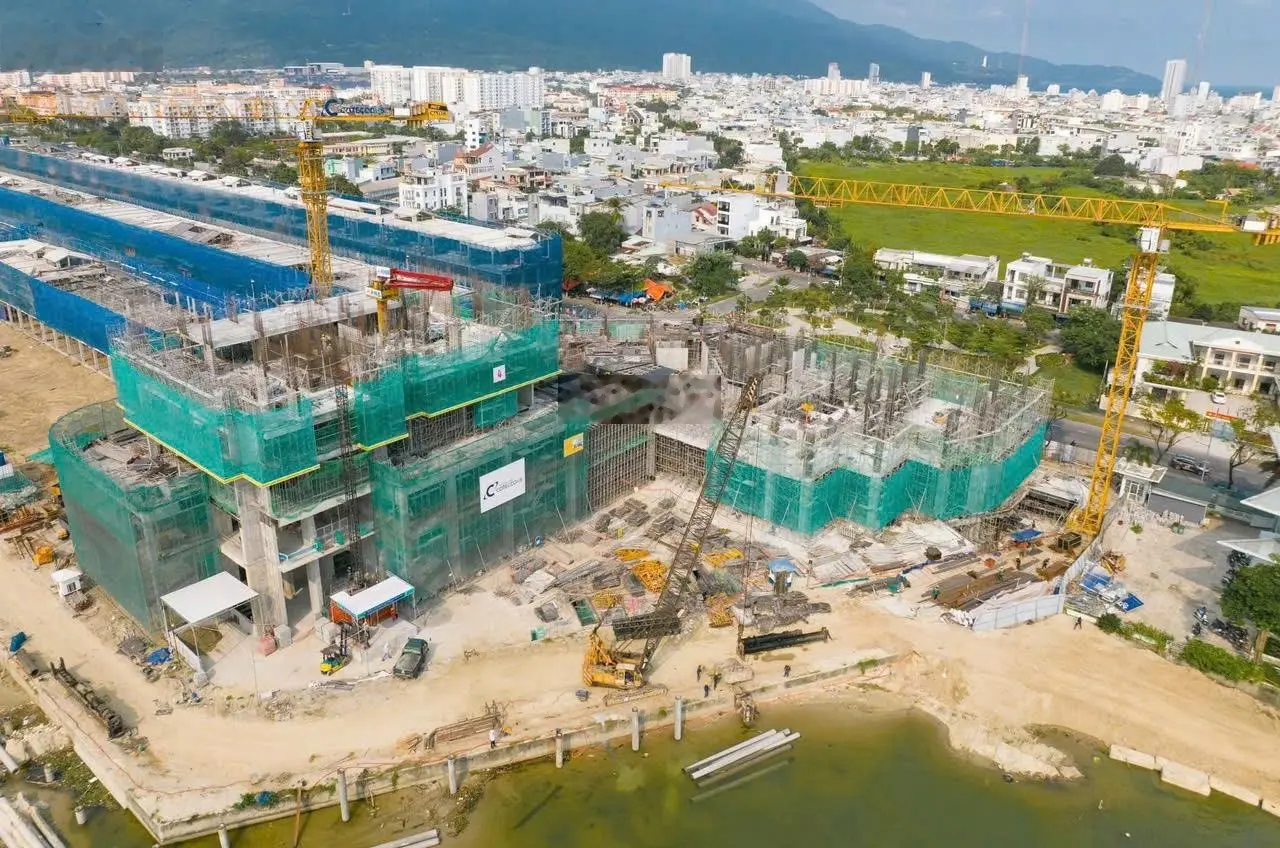 1 căn Townhouse 3 tầng của dự án Sun Symphony Đà Nẵng chỉ 19.2tỷ,sổ hồng lâu dài.0385.806.422 Mr Vũ