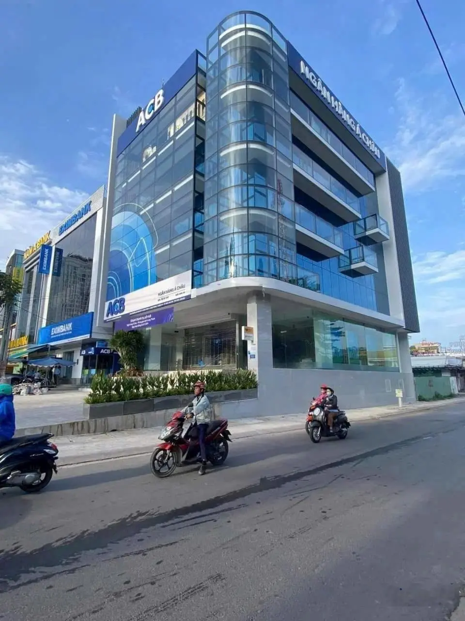 Mặt tiền đường chính chu văn an, 176m2 giá 1 tỷ 7, ngay chợ văn hải , shr !