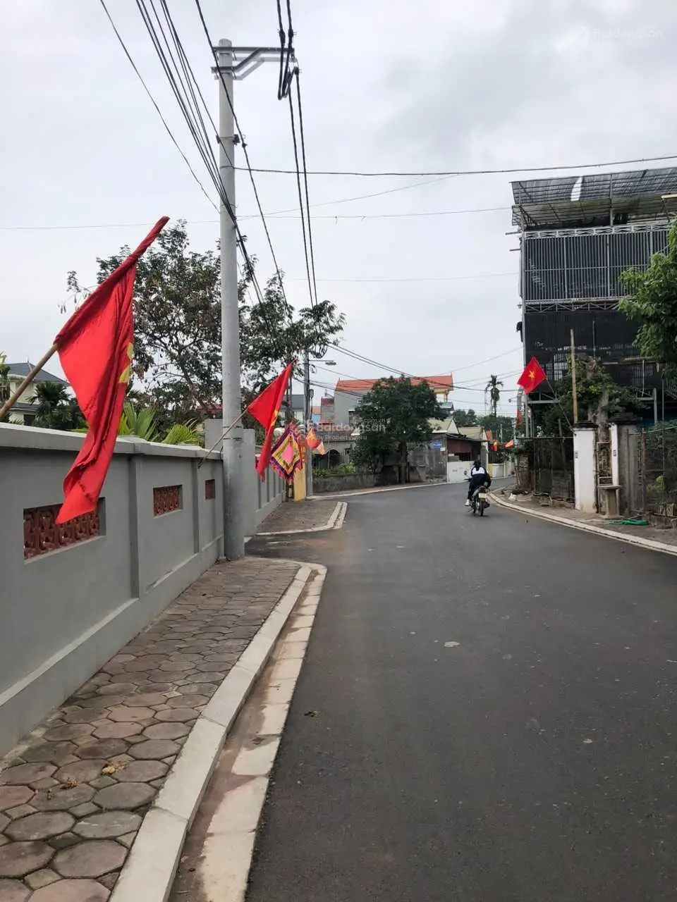 Bán đất chính chủ Đa Tốn Gia Lâm quận ô tô đỗ cửa vào nhà DT 90m2 giá 4,8 tỷ LH 0988 009 *** xem đất
