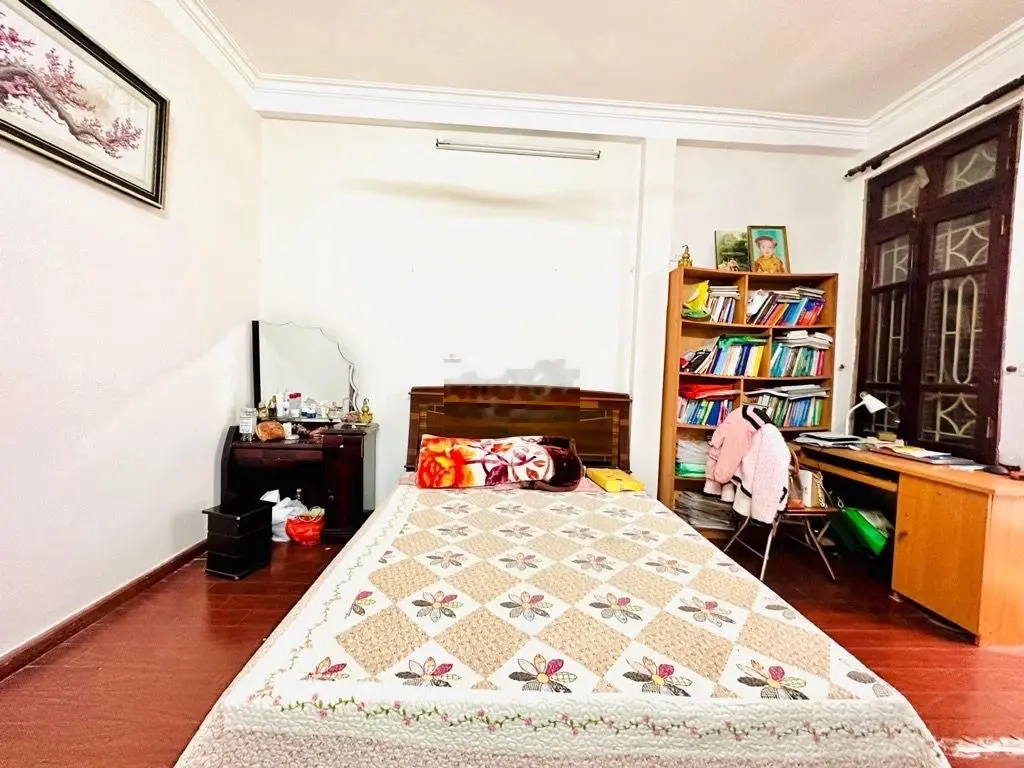 BÁN GẤP NHÀ RIÊNG GẦN HỒ ĐỀN LỪ, 20M RA Ô TÔ TRÁNH