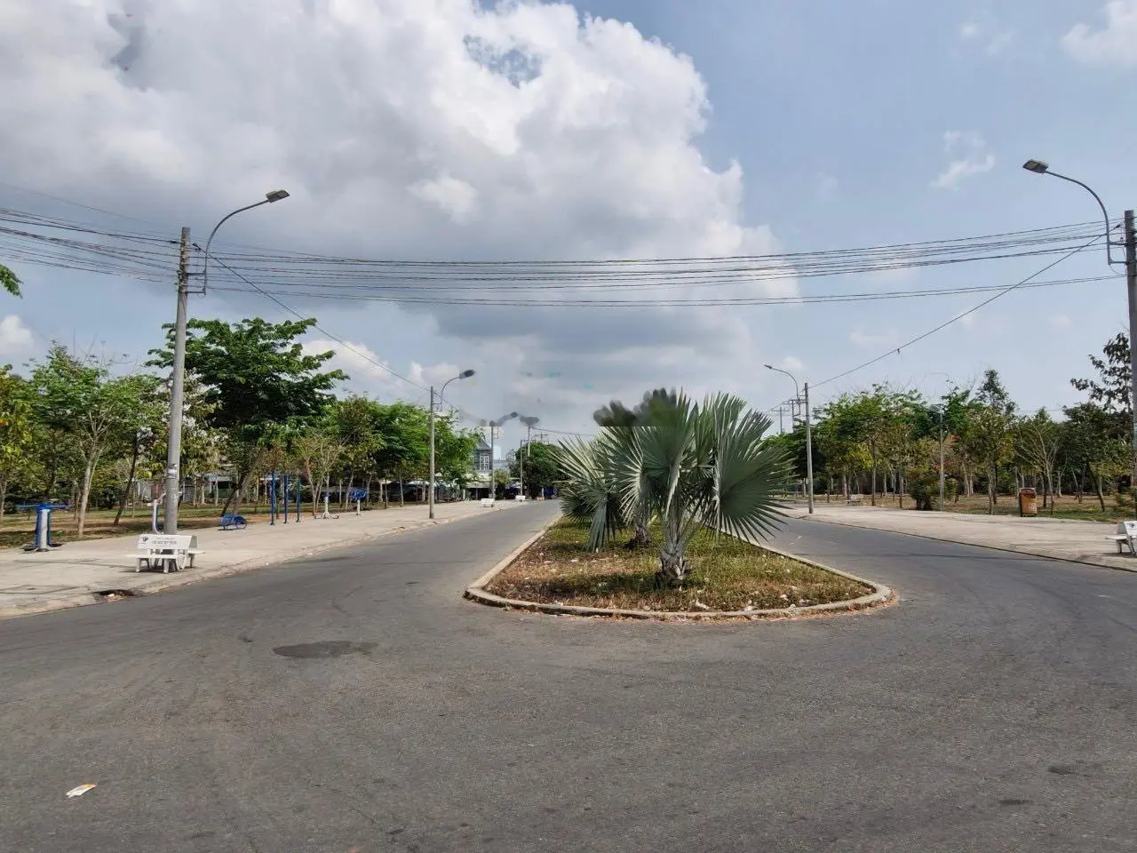 Siêu phẩm, 108m2 thổ cư, kế lô góc, MT đường đôi 20m, cạnh 2 công viên trung tâm KDC Đặng Huỳnh