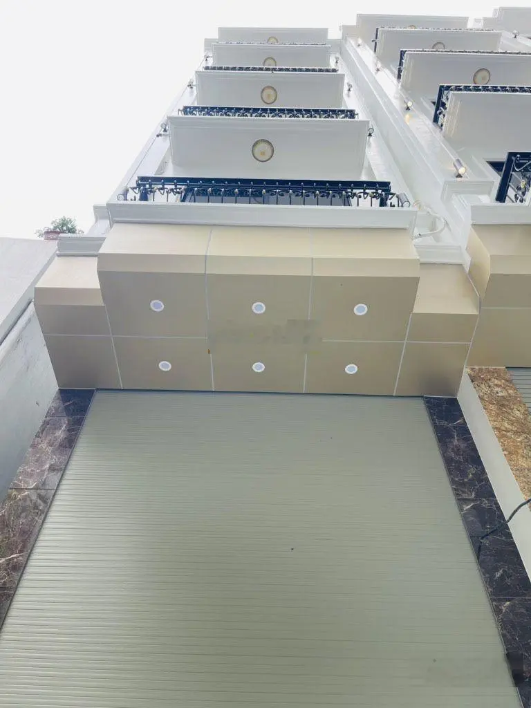 Bán nhanh căn nhà 5 tầng cực đẹp Việt Hưng. Long Biên. hà nội
