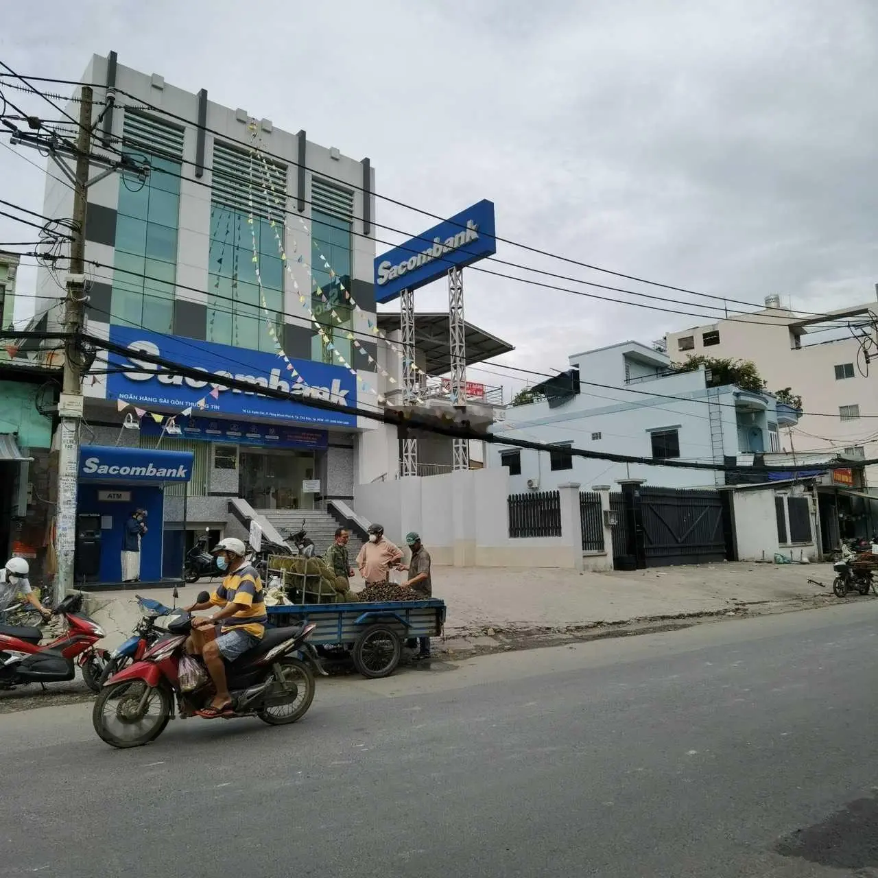 MTKD Đ48 gần Đường Phạm Văn Đồng, Hiệp Bình Chánh. DT 5,1x20=100m2. Giá 11,5tỷ tL, HĐ thuê 15tr/th