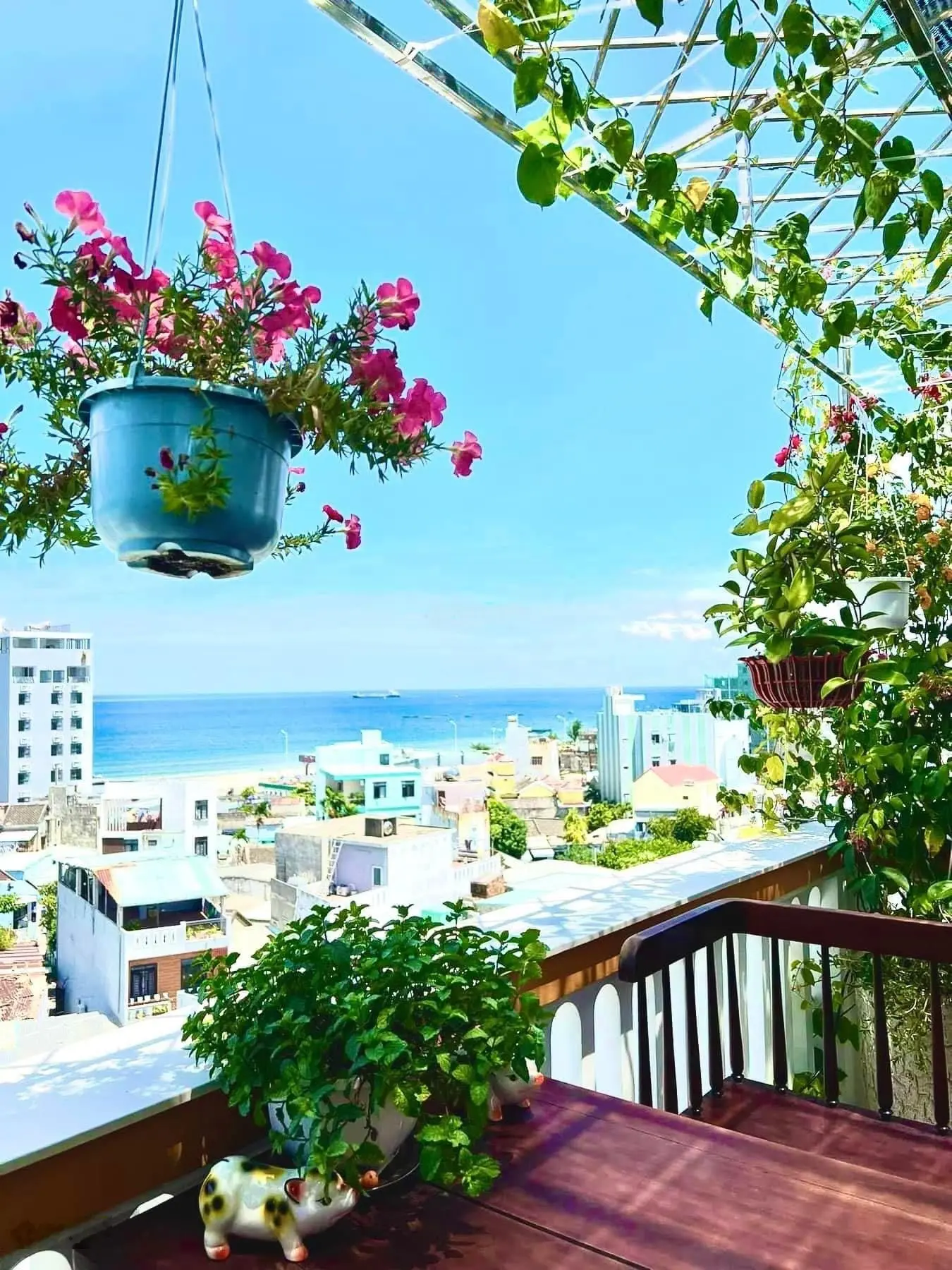 Bán tòa căn hộ 7 tầng dòng tiền 100 triệu/tháng ngay biển Sơn Trà