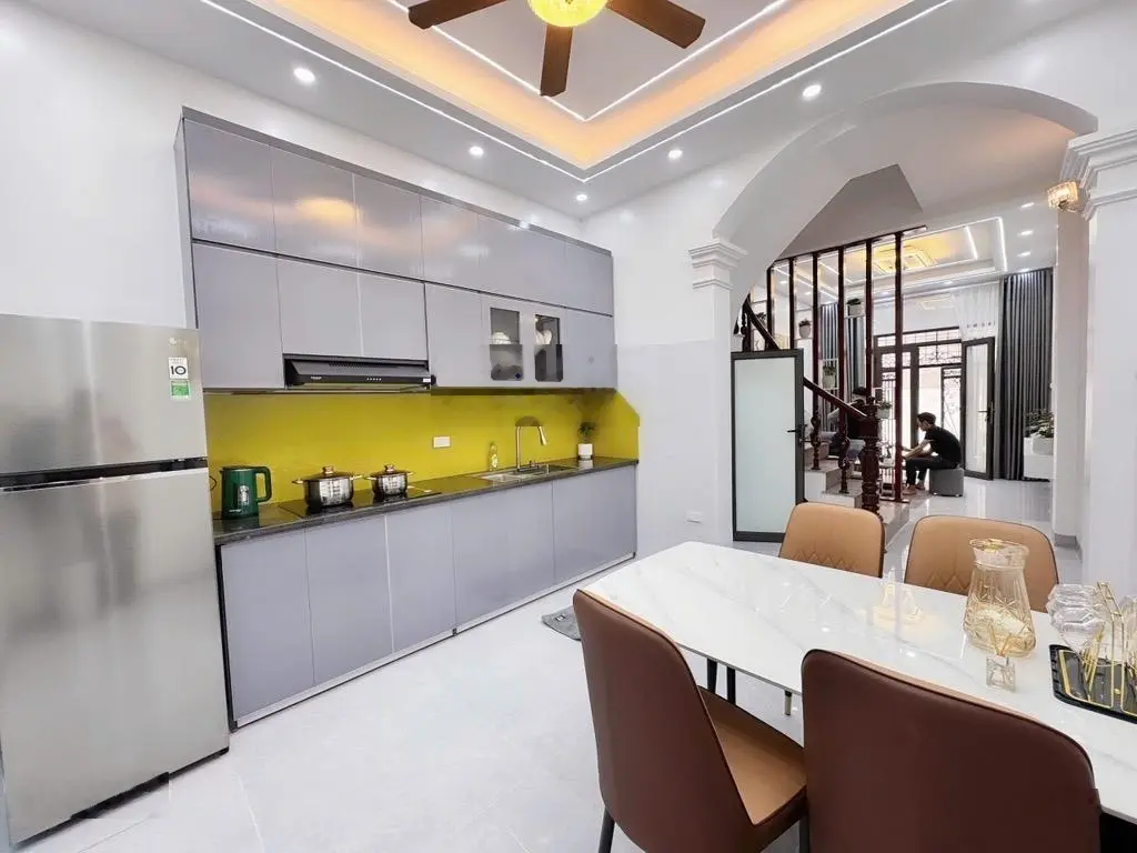 Rẻ nhất khu vực chỉ hơn 100tr/m nhà phố định công. Phải thật nhanh mới kịp