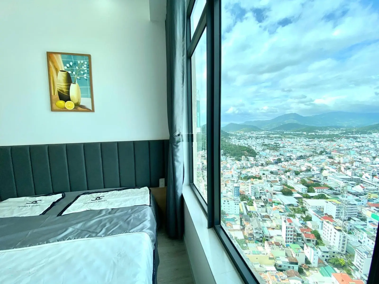 Rẻ hơn thị trường hẳn 100 tr - bán căn hộ 2 phòng ngủ view biển 3724 OC1A hàng siêu hiếm siêu hot