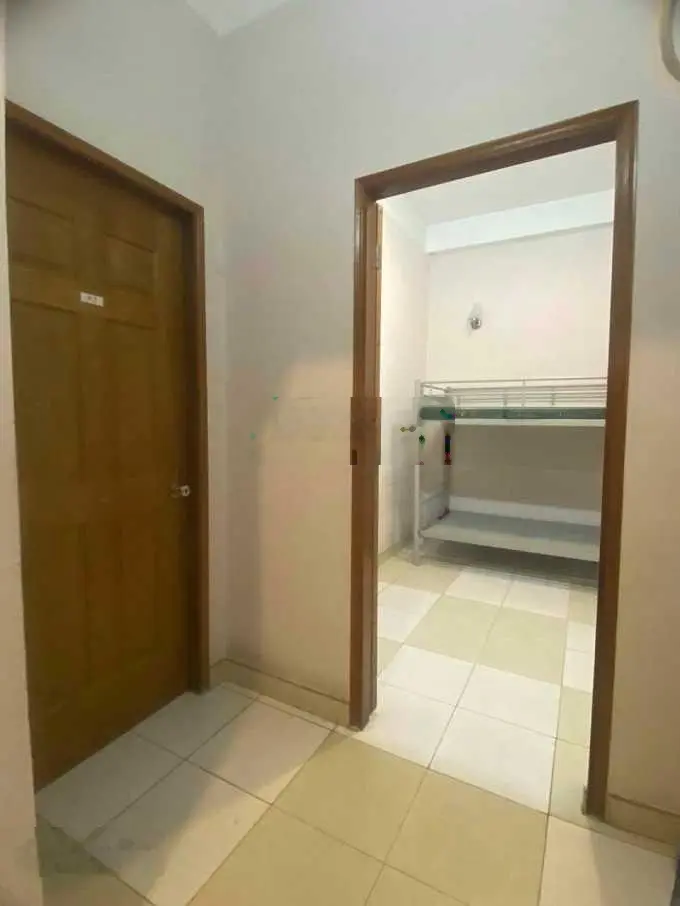 Bán nhà hạ chào 4.9 tỷ, đường 3/2, P11, Q10, 86m2, 4 tầng, nở hậu