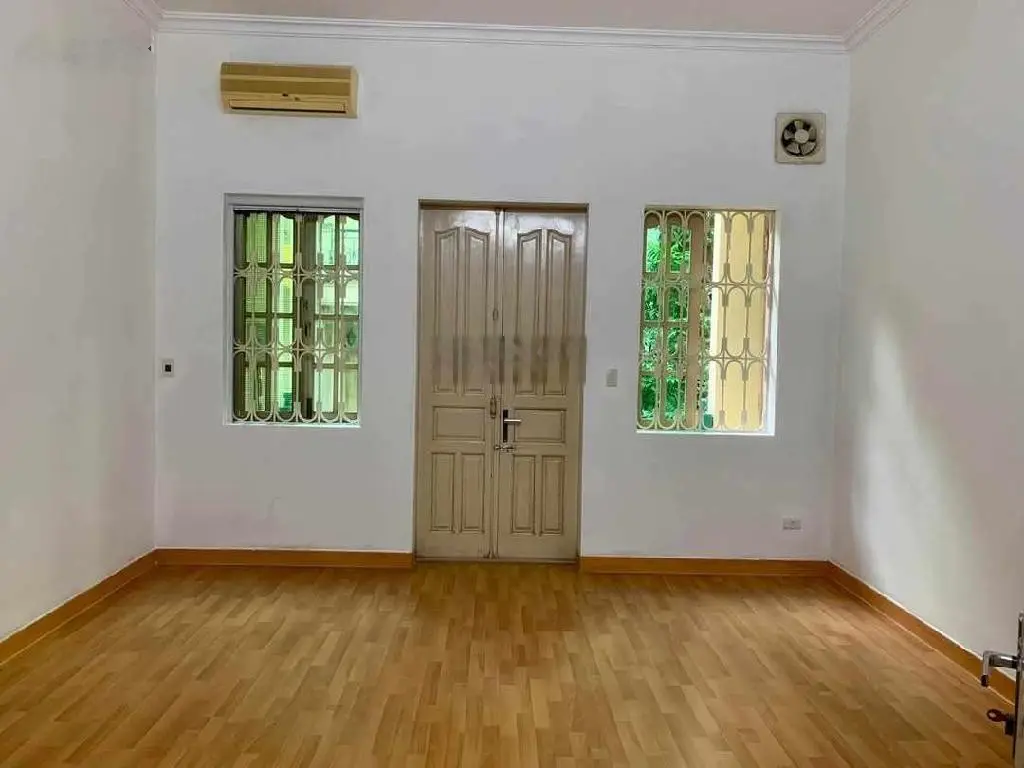 Bán nhà riêng 70m2, 2 thoáng, gần phố, ô tô vào nhà Đường Nguyễn Viết Xuân - Lê Trọng Tấn