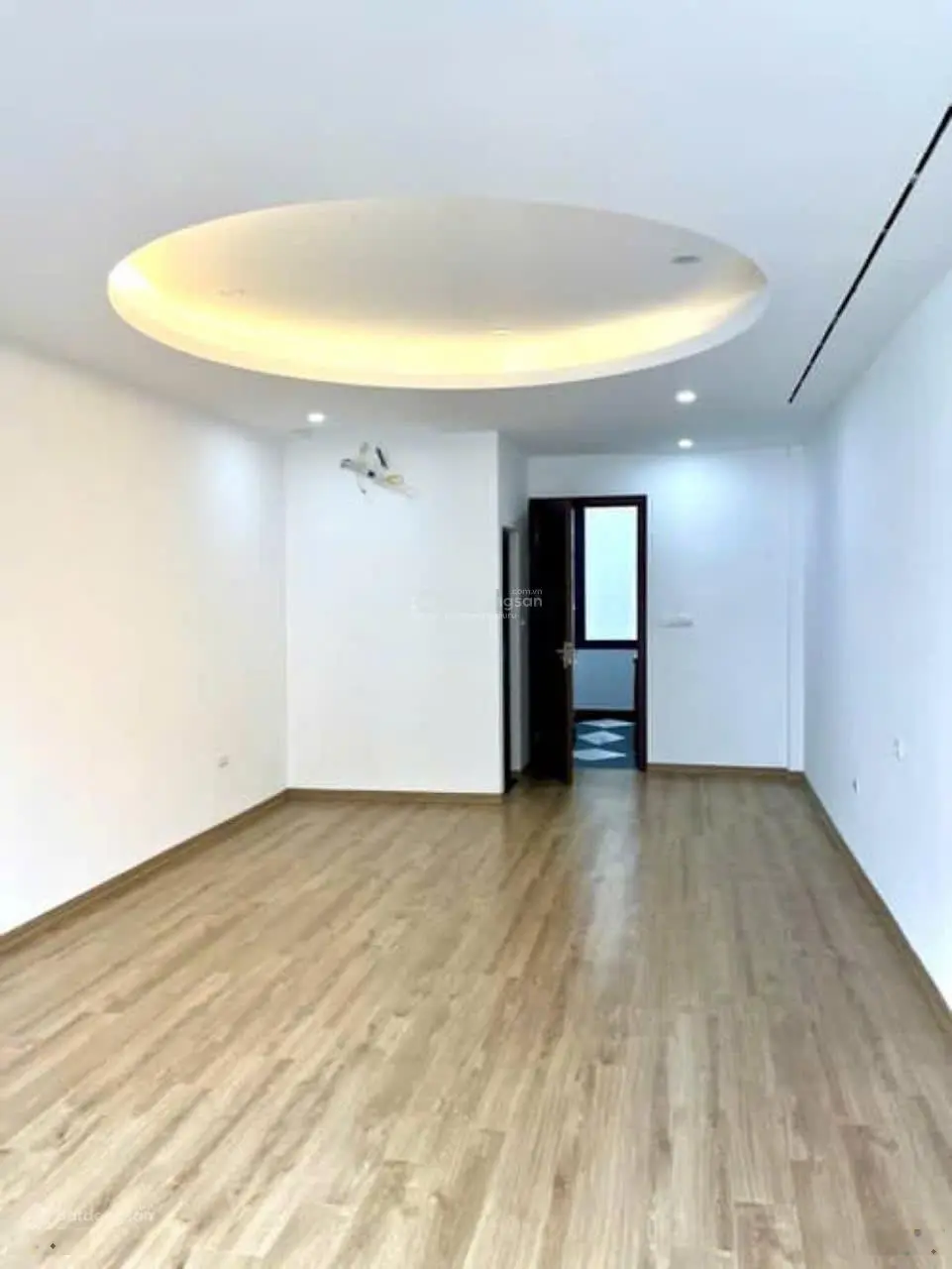 Ô tô vào nhà - mặt phố - thang máy - kinh doanh - nhà đẹp long lanh - full nội thất - 2 thoáng