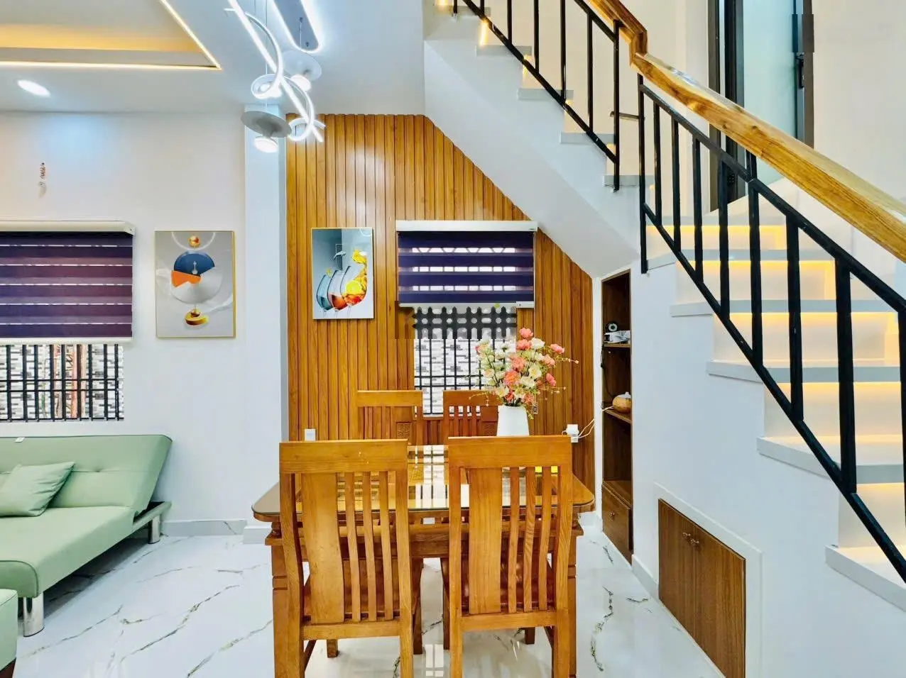 Thân gửi ace môi giới HH 40tr - hạ giá 200tr còn 3,68 tỷ TL bán nhà phố 2.5tầng 3 phòng ngủ