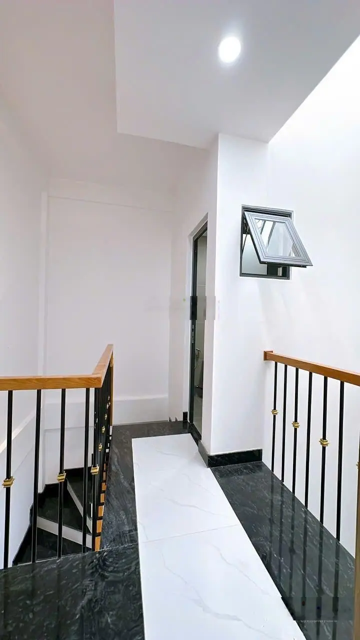 Bán nhà quận 4, nhà tốt, kèo thơm đường số xe hơi, 4 tầng xây mới hoàn công đủ, khu Vĩnh Hội !