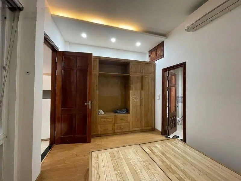 Bán nhà3 tầng. 3PN, 4WC, 80m2 tại Ngã 4 Đại Mỗ ,Vạn Phúc NTL 13,8 tỷ giá ưu đãi.lh 0936936683