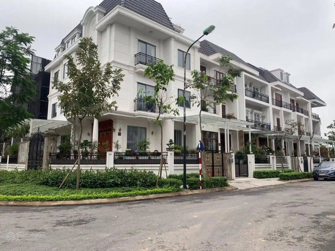 Bán shophouse 2 mặt tiền, nhà thô mới tinh, giá rẻ nhất khu, quản lý vận hành tốt, ở cực kỳ sướng