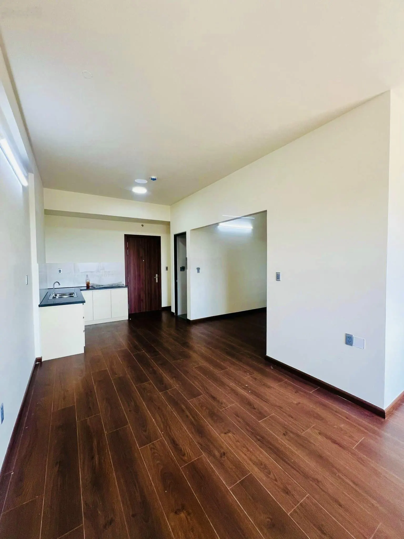 Cần bán căn hộ Ehome Southgate nhà mới 51m2 hướng đông nam giá chỉ 1,1 tỷ. LH: 0906 499 ***