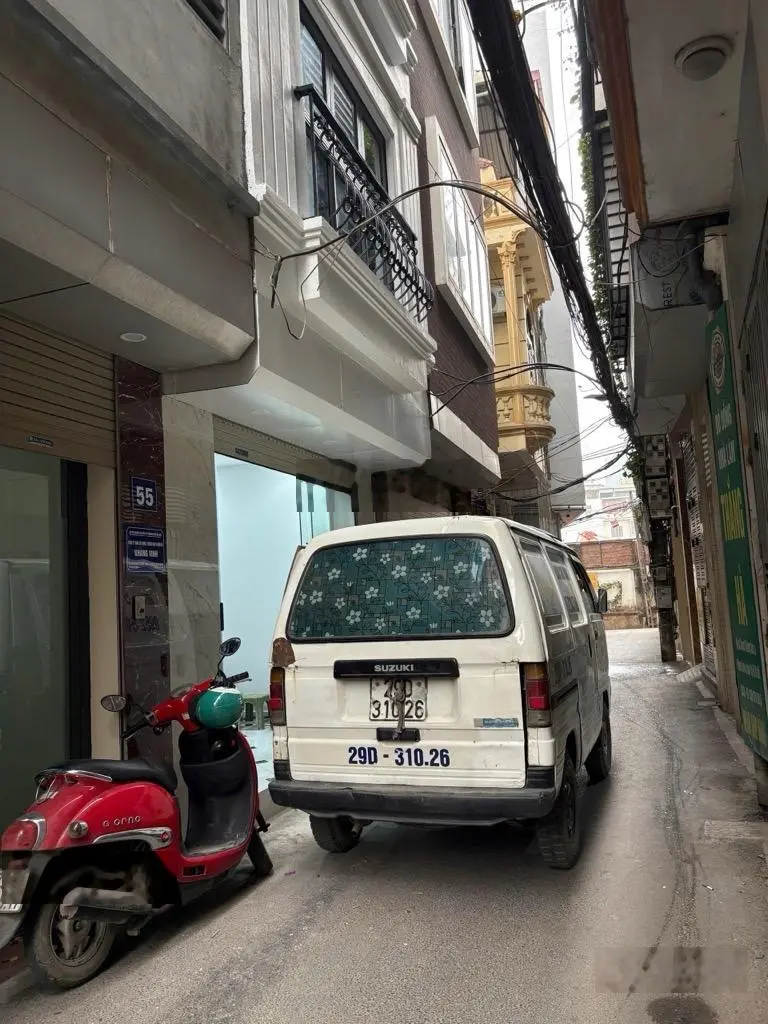 Nhà đẹp đường Võ Chí Công, 40m2, 5 tầng, thang máy, Ô tô đỗ cửa