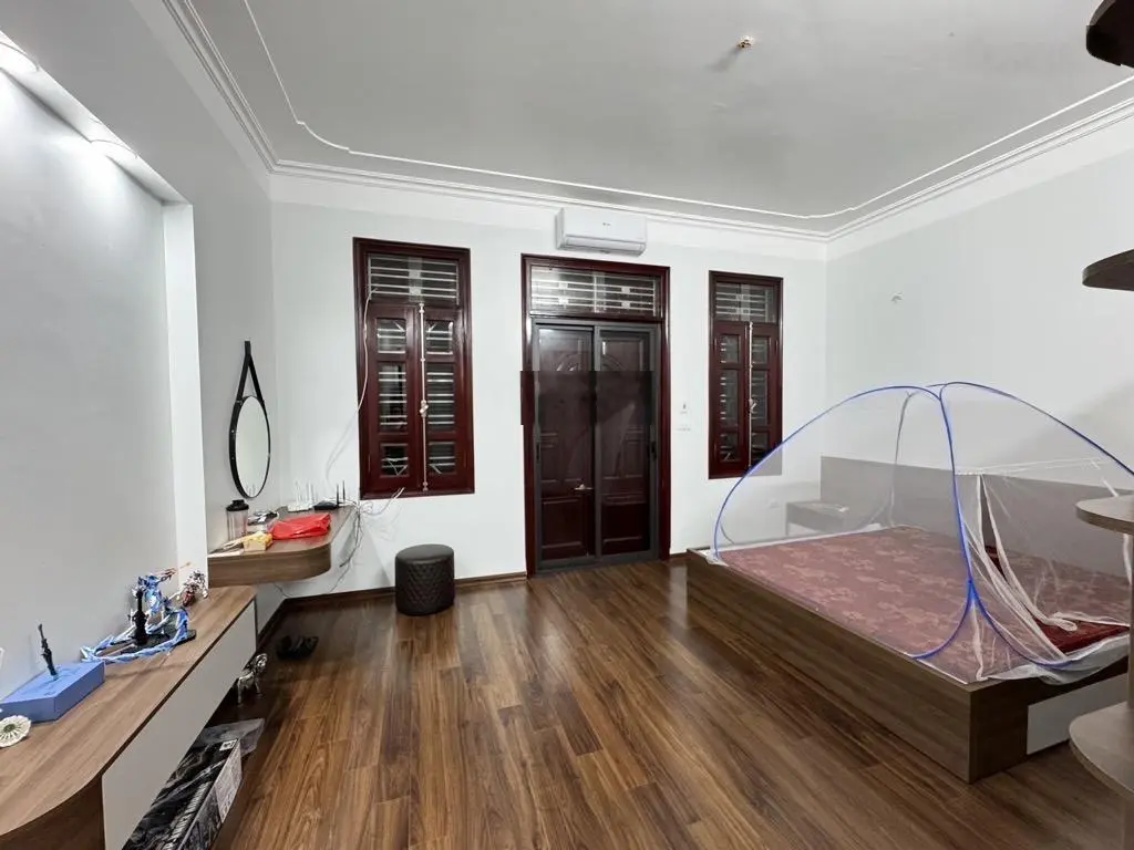 Bán nhà mặt phố Trạm - phân lô - kinh doanh đỉnh - vỉa hè rộng - nhiều tiện ích - hơn 28 tỷ