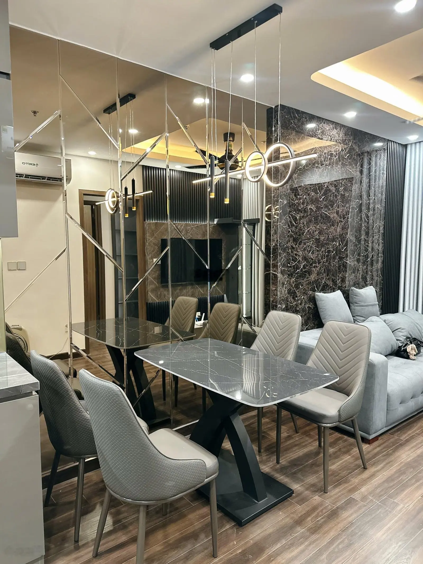 Bán căn hộ chung cư giá tốt tại Hoàng Huy Commerce, 2,367 tỷ VND, 67,4m2