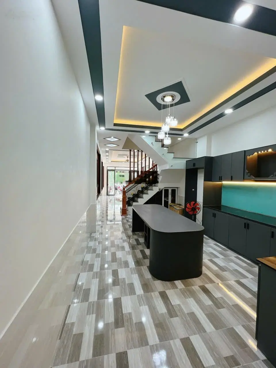 Nhà 1 trệt 2 lầu đẹp mới, hoàn công, đang cho thuê 12tr/th Trung tâm Dĩ An