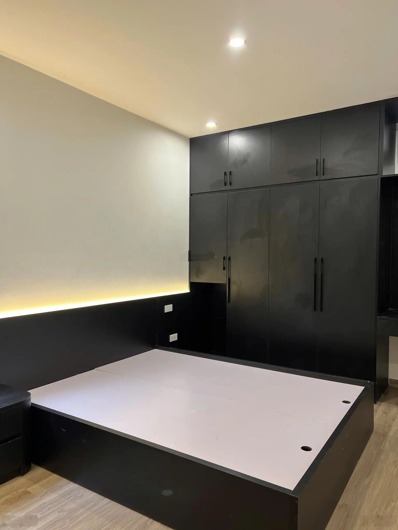 Ngõ quỳnh - phân lô - 20m ra phố - lô góc 3 mặt thoáng full nội thất cao cấp - thông tứ tung .