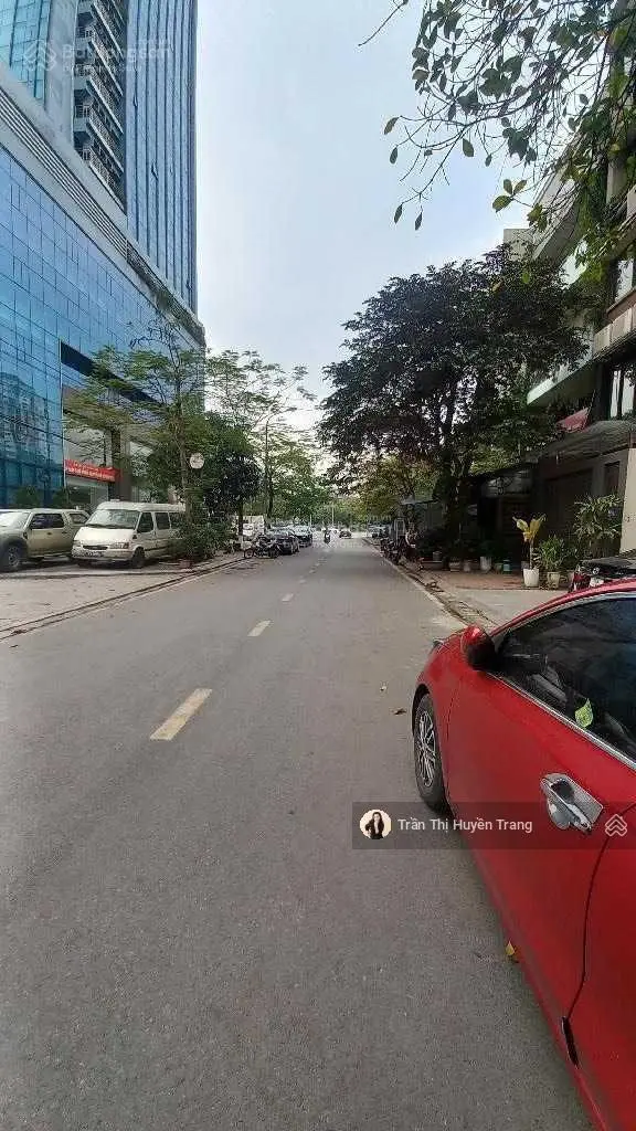 Siêu biệt thự Hồ Tây, sát quận ủy Tây Hồ, khu Vườn Đào, 100m2, 6 tầng thang máy, gara 2 ô tô, 47 tỷ