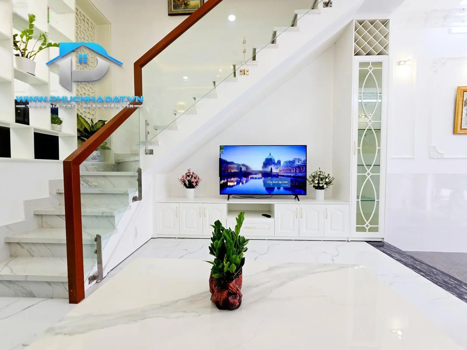 Bán nhà phố hiện đại xe hơi để trong nhà khu dân cư The Sun Residence Nhà Bè - 6.4 tỷ, 4x13m