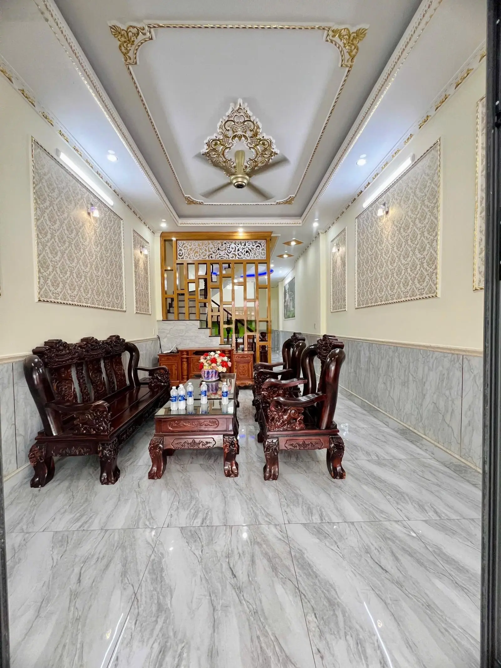 Tôi chính chủ cần bán gấp nhà 1 trệt 2 tầng lầu đường nhựa 8m tại thành phố Dĩ An