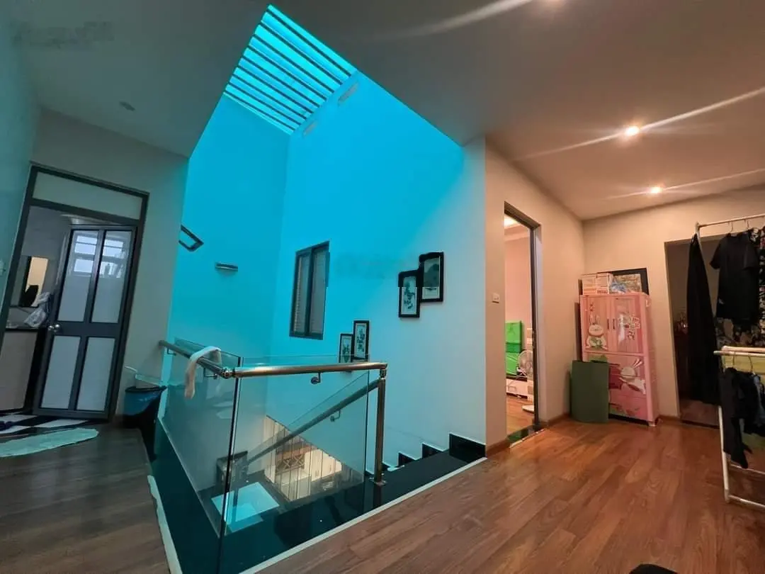 Bán nhà rộng 100m2 có sân cổng ngõ đường Lương Khánh Thiện cực đẹp giá hợp lý. LH 0936 577 ***
