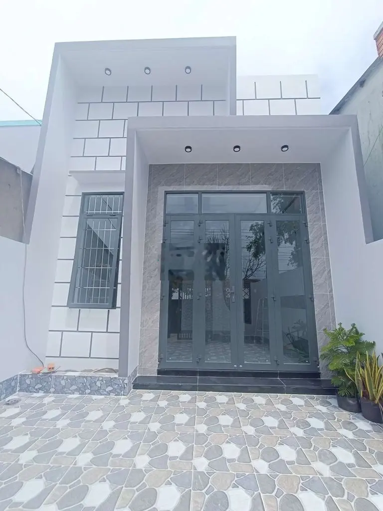 BÁN NHÀ TRỆT ĐẸP - SÂN ĐẬU Ô TÔ MỚI XÂY DỰNG