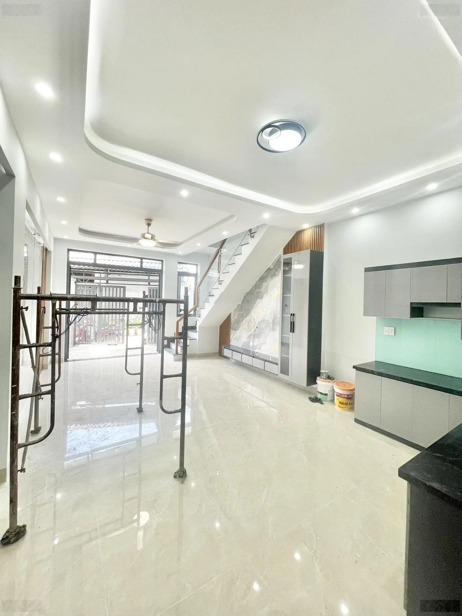 Cần bán nhà 2 lầu mới hoàn thiện gần ngã tư mồi DT67M giá 3,4 tỷ