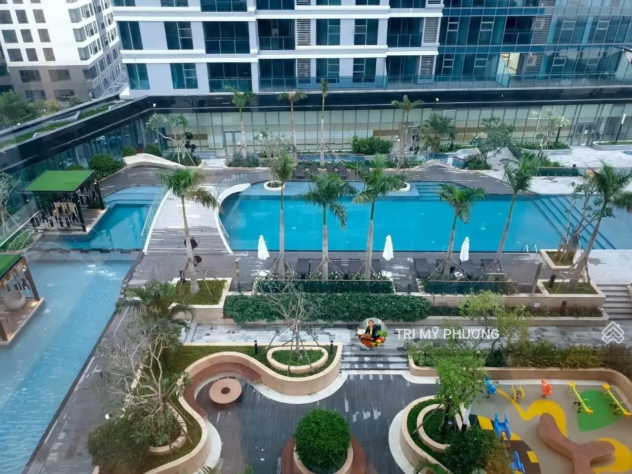 Chính chủ bán 1PN Sunwah Pearl + tầng trung, cao + View đẹp, thoáng + full nội thất + vào ở ngay