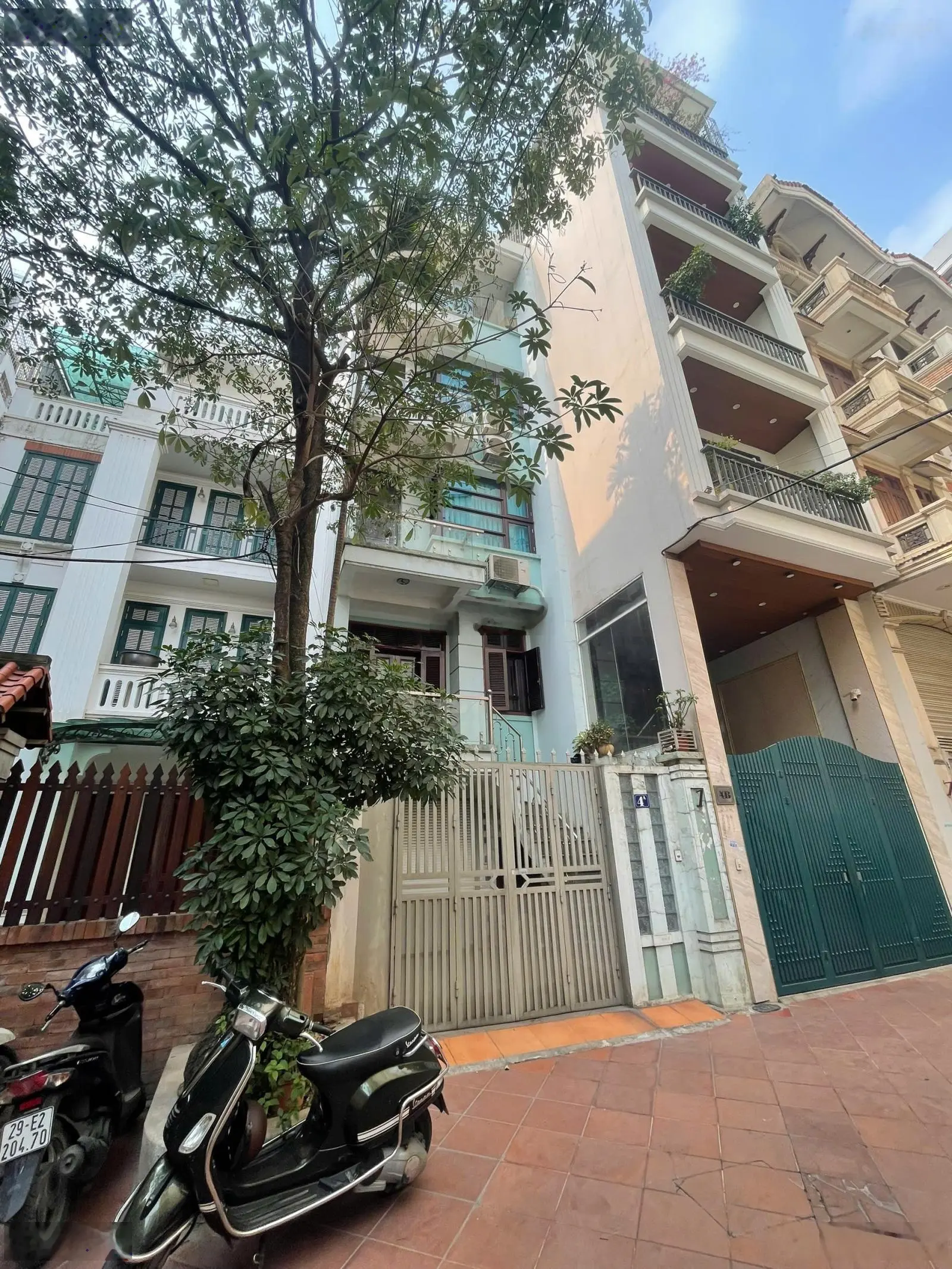 Bán nhà Tây Sơn, Đống Đa 106m2*5 Tầng lô góc 2 thoáng. Ôtô vào nhà. 30m ra mặt phố. SĐCC 0859194555