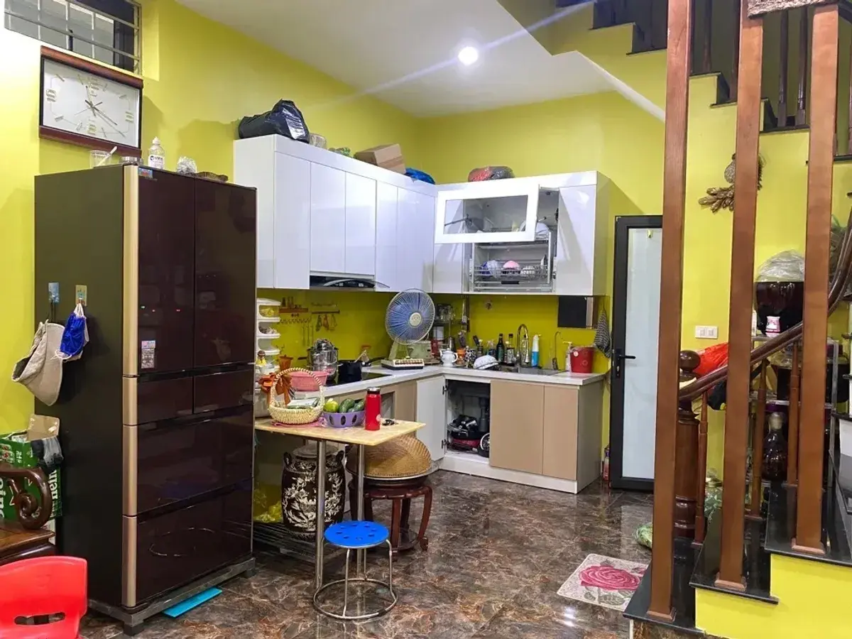 Bán nhà Cầu Giấy - căn góc 3 thoáng vĩnh viễn - nhà mới - khu dân trí cao - cách ô tô tránh 5m