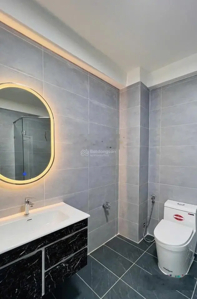 Chính chủ bán gấp nhà ngay Huỳnh Văn Bánh P. 11 Q. Phú Nhuận - 64m2 - SHR - giá 4 tỷ 2 - full NT