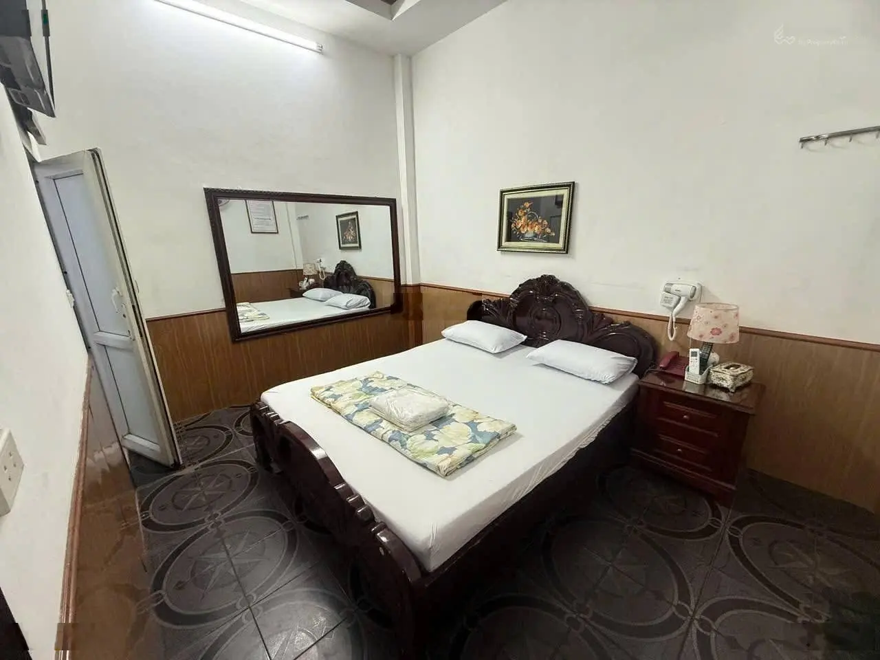 Nhà mình bán ngõ 91 Nguyễn Chí Thanh Đống Đa.dt37m x5T-Mặt Tiền.4m. Giá=18.2 tỉ.