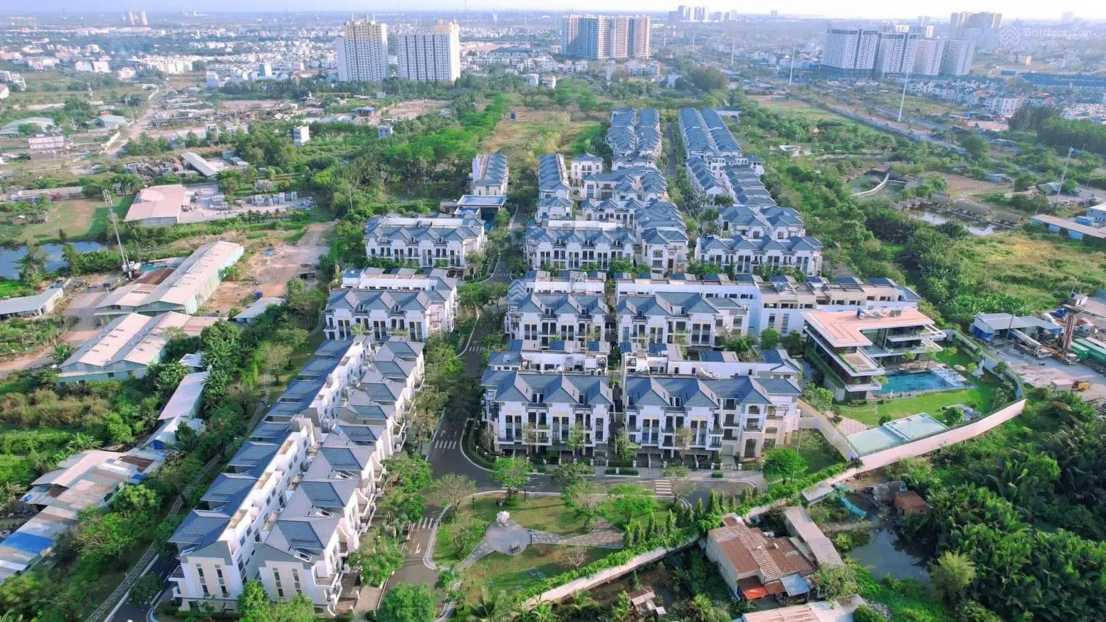 Bán căn Verosa Park, 253 m2, 4PN, 6WC, Full nội thất đẹp lung linh