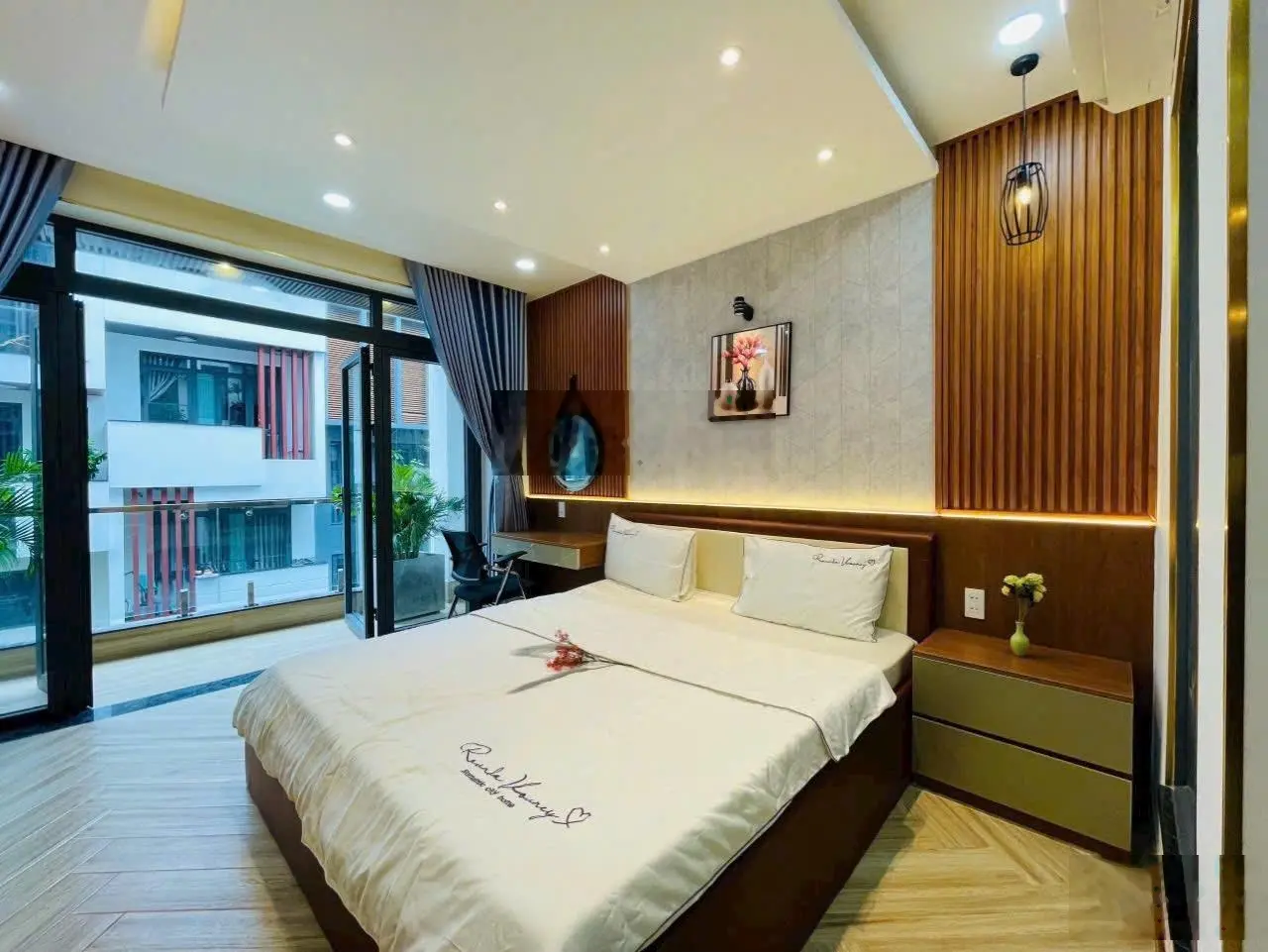 Bán nhà mới xây Hiệp Bình Chánh- đường 26- 54m2- 3 lầu- 4 phòng ngủ, hẻm xe hơi, pháp lý chuẩn