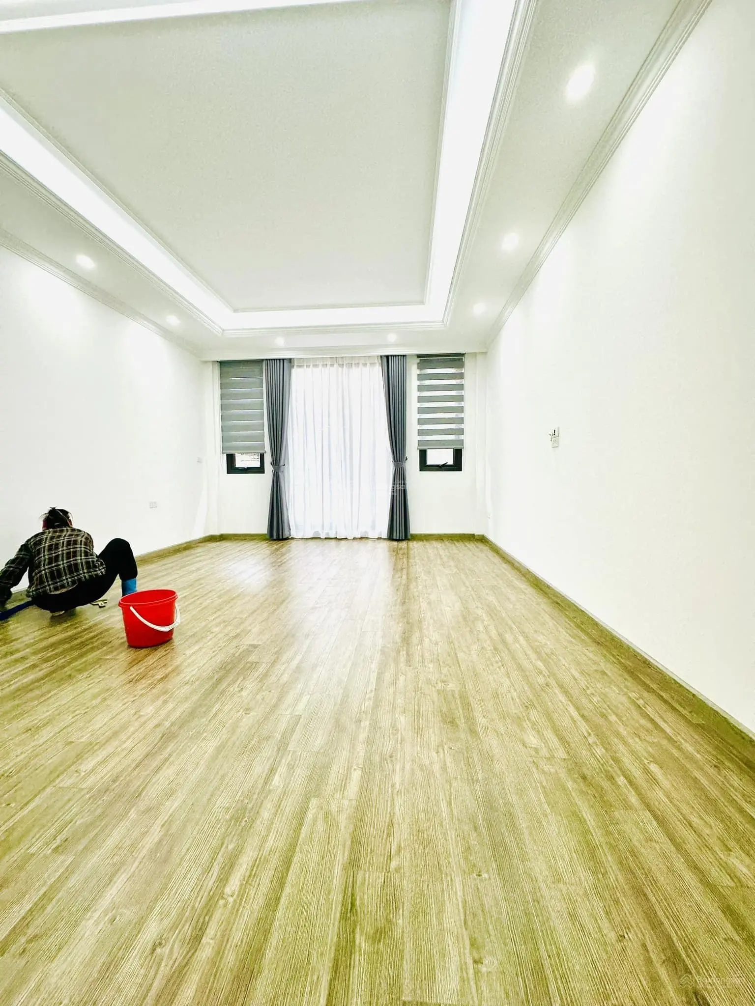 Đẹp nhất Cầu Giấy - nhà xây mới - kinh doanh - hai mặt thoáng - gara ô tô - 7 tầng - thang máy