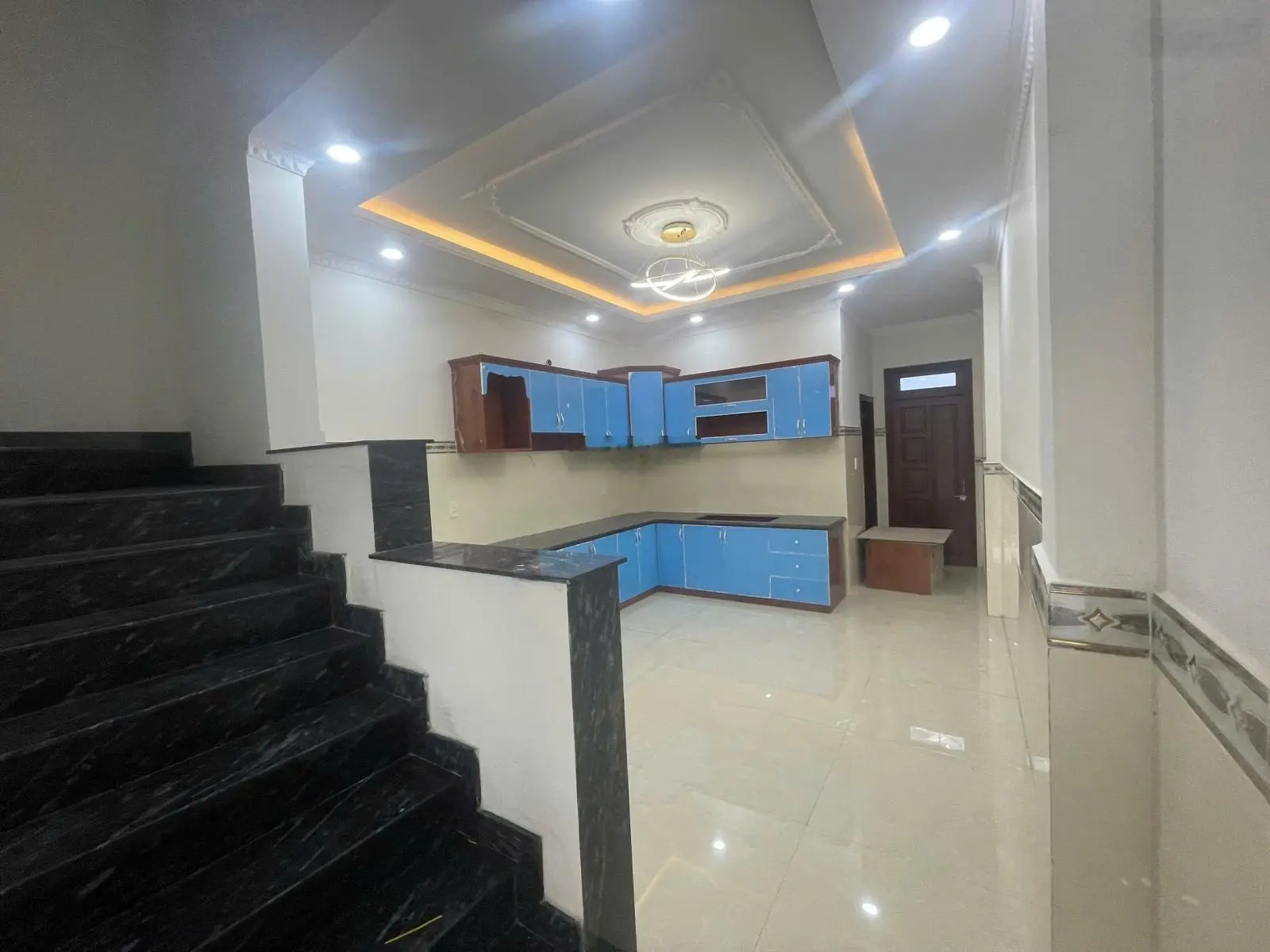 Nhà mặt phố Nguyễn Thị Khắp, 6 tỷ, 80 m2 sẵn sổ, công chứng sang tên ngay trong ngày!